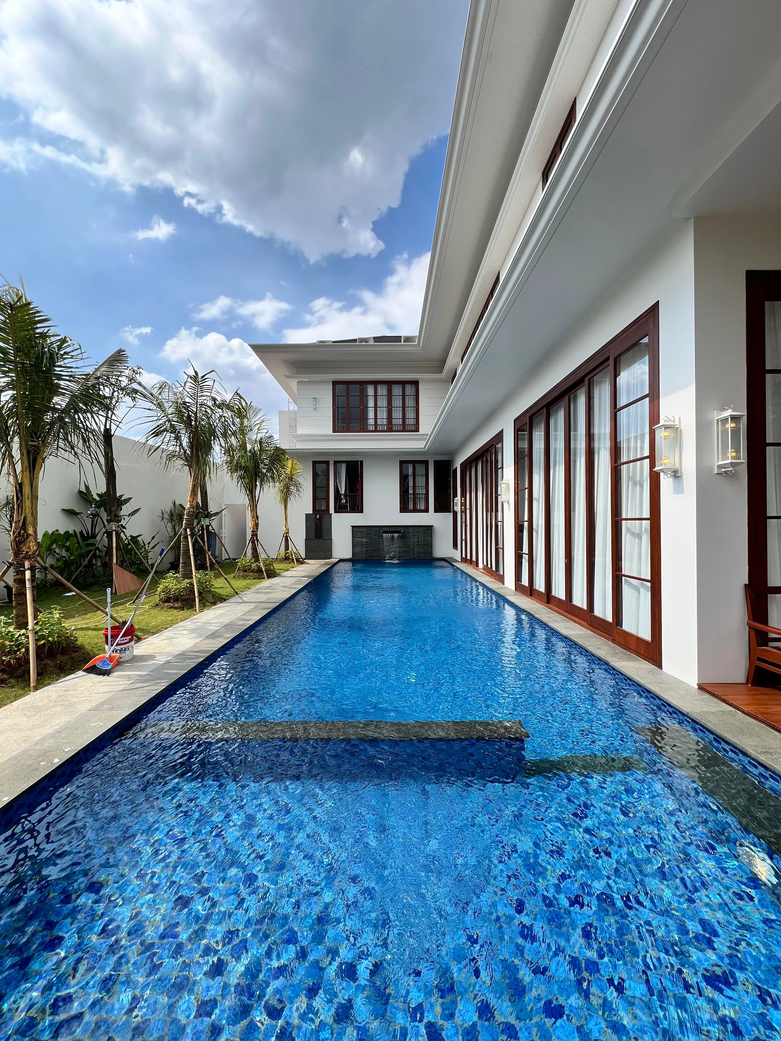 Rumah Mewah Semi Furnished Kemang Dalam