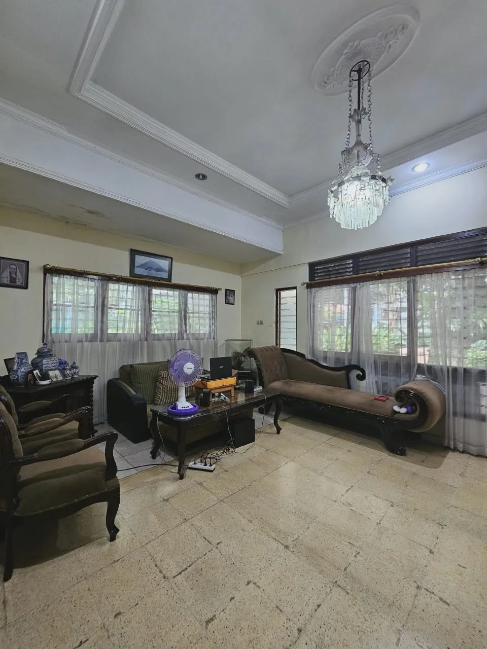 RUMAH LAMA HITUNG TANAH GAHARU LOKASI STRATEGIS CIPETE