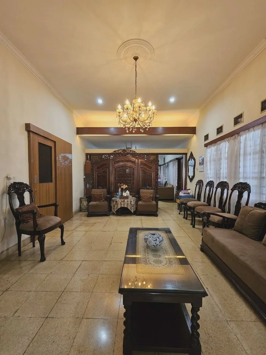 RUMAH LAMA HITUNG TANAH GAHARU LOKASI STRATEGIS CIPETE
