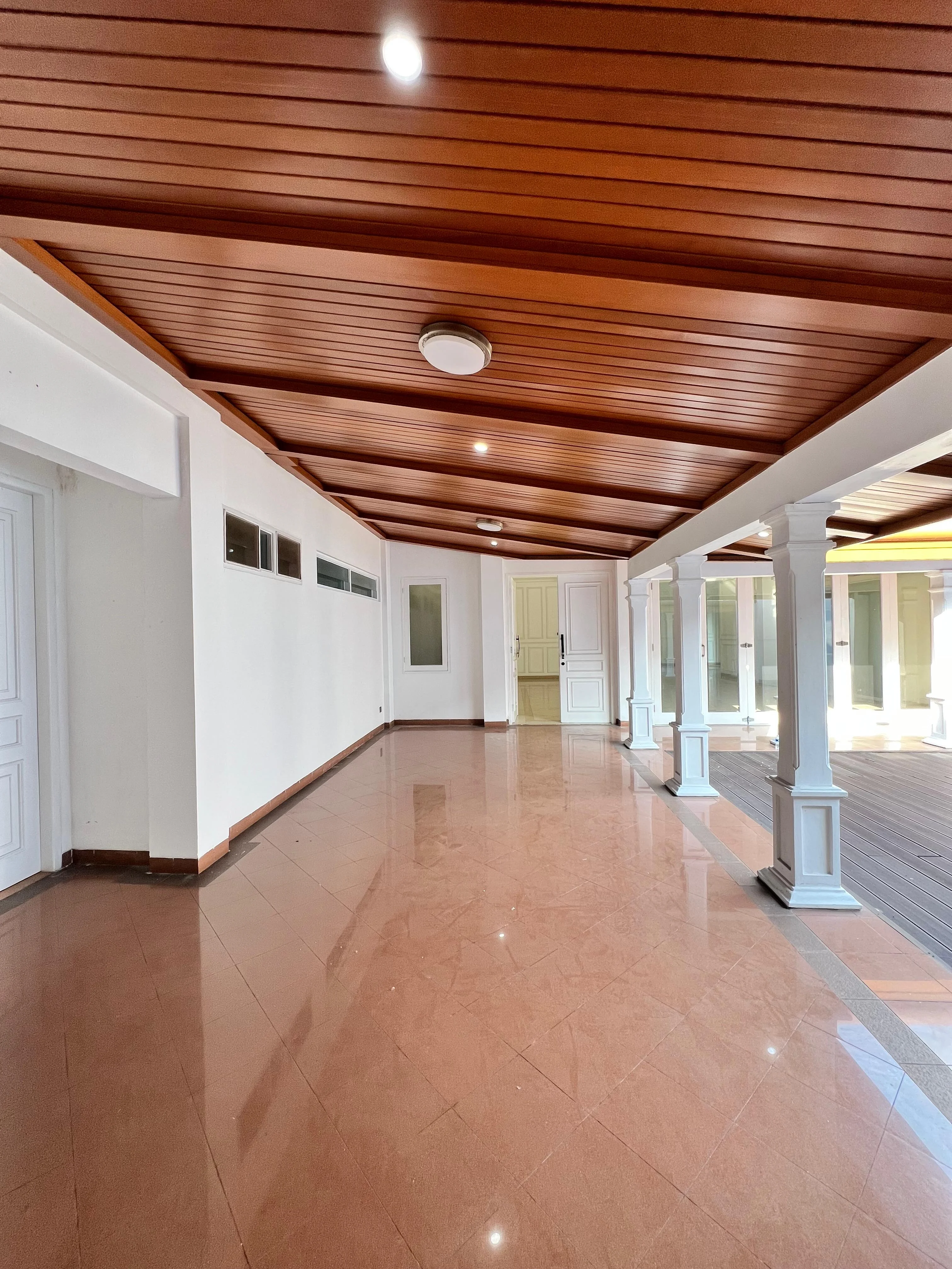 RUMAH SIAP HUNI HALAMAN LUAS KEMANG